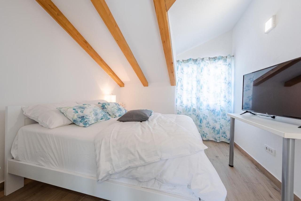 Villa Charm Tkon Eksteriør billede